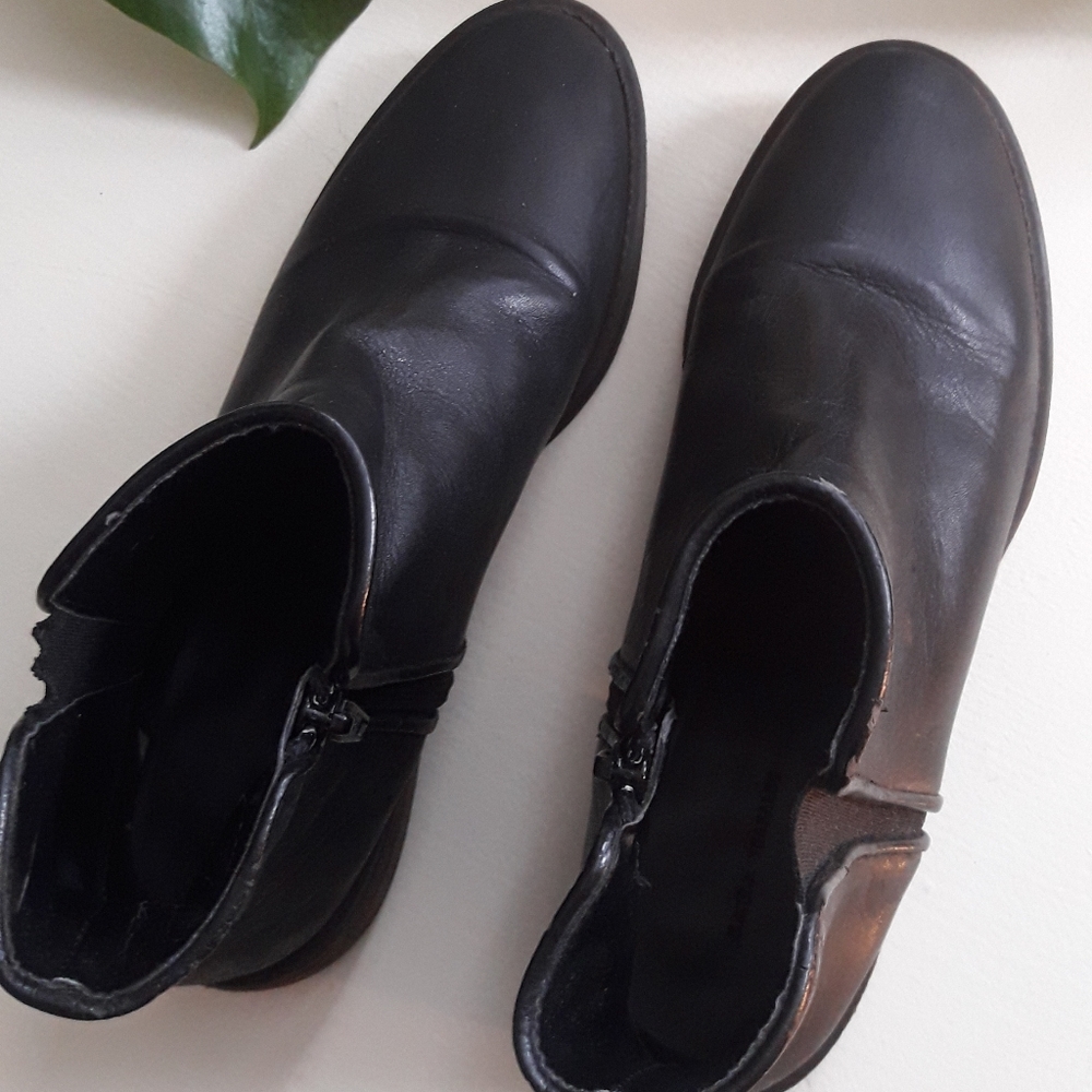SOLD Black Leather Zara Boots Made in Spain - Picture 4 of 9